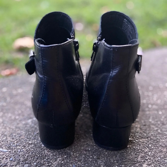 Born Women's Phobos Black Leather Ankle-High Leather Heel Boot Sz 6 - Picture 3 of 10